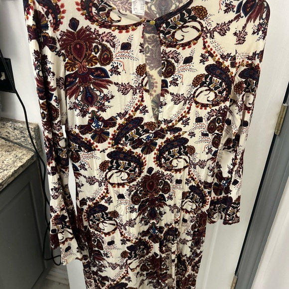 NWOT VENUS paisley dress. - Picture 8 of 16